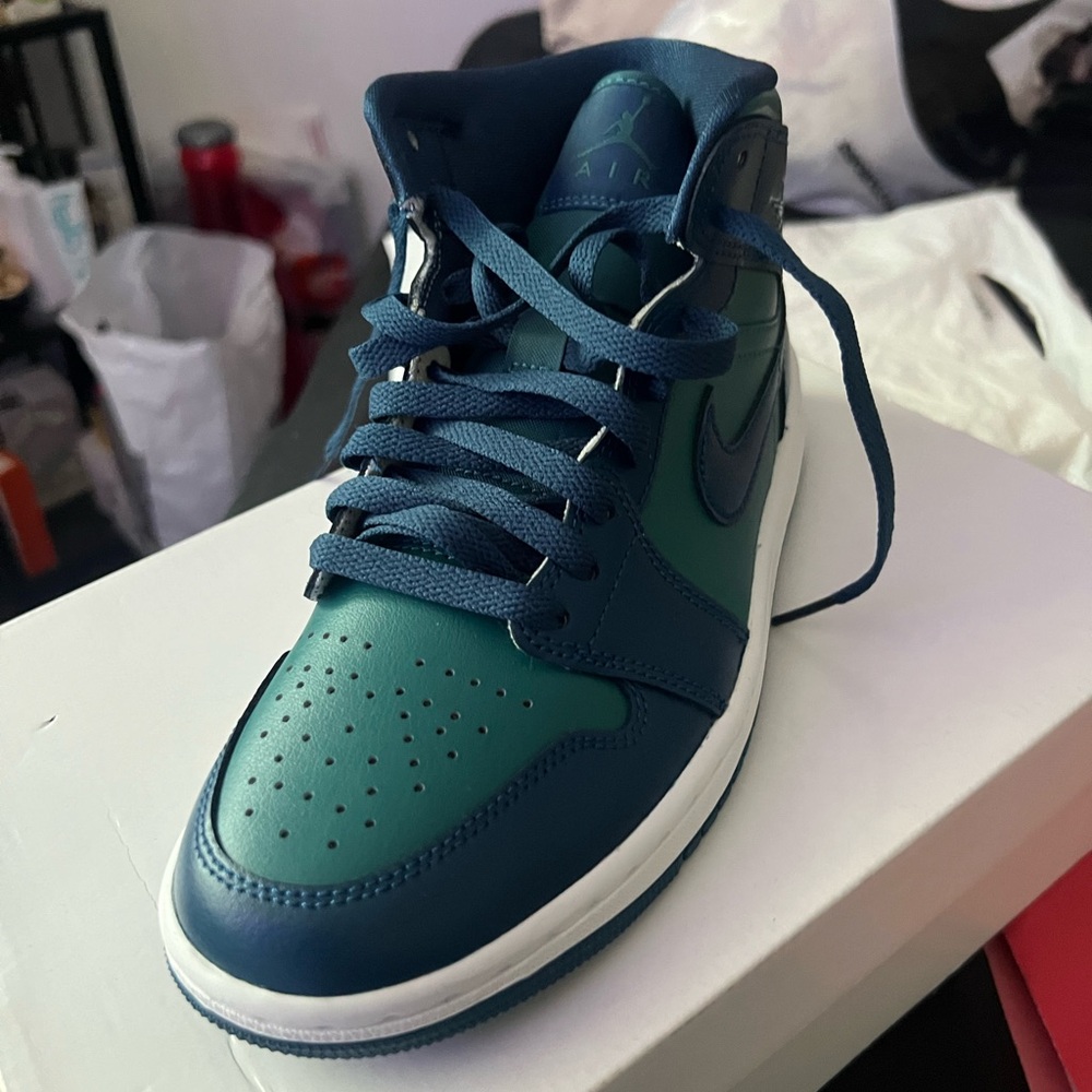 Jordan Air Mid Sneakers in Blue and Green